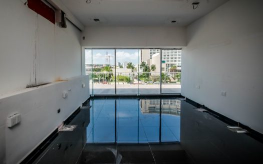 Local en venta en plaza solare, Centro