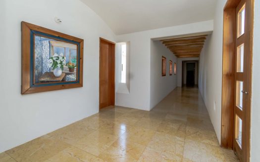 Casa en venta frente a la laguna en Isla Dorada