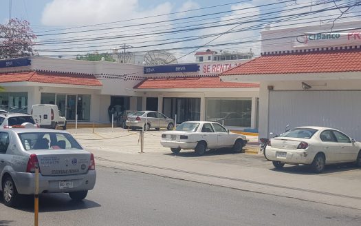 Local comercial en Renta, Av. Tulum, Cancún