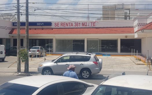 Local comercial en Renta, Av. Tulum, Cancún