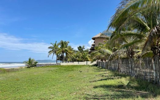 Terreno Comercial Hotelero Oportunidad Inversionista en Playa Blanca, Zihuatanejo, Guerrero