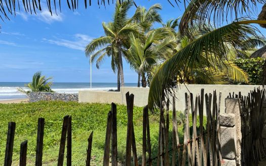 Terreno Comercial Hotelero Oportunidad Inversionista en Playa Blanca, Zihuatanejo, Guerrero