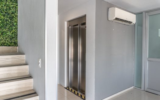 Inmueble comercial en Renta sobre Av. Huayacan