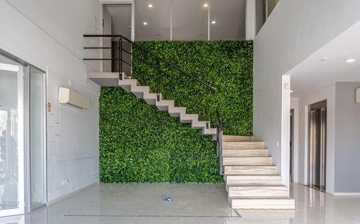 Inmueble comercial en Venta sobre Av. Huayacan