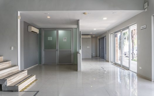 Inmueble comercial en Venta sobre Av. Huayacan