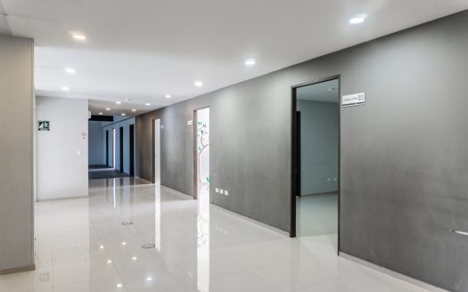 Inmueble comercial en Venta sobre Av. Huayacan