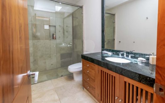 Casa en renta frente a la laguna en Isla Dorada