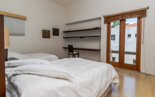 Casa en renta frente a la laguna en Isla Dorada