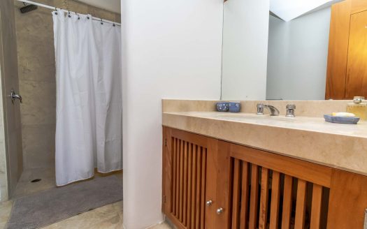 Casa en renta frente a la laguna en Isla Dorada