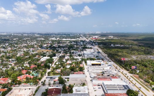 Bodega con oficinas en venta casi en Av. Donaldo Colosio